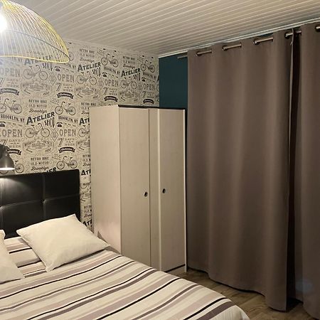 Hotel Du Nord Chambres Familiales Fontaines  المظهر الخارجي الصورة
