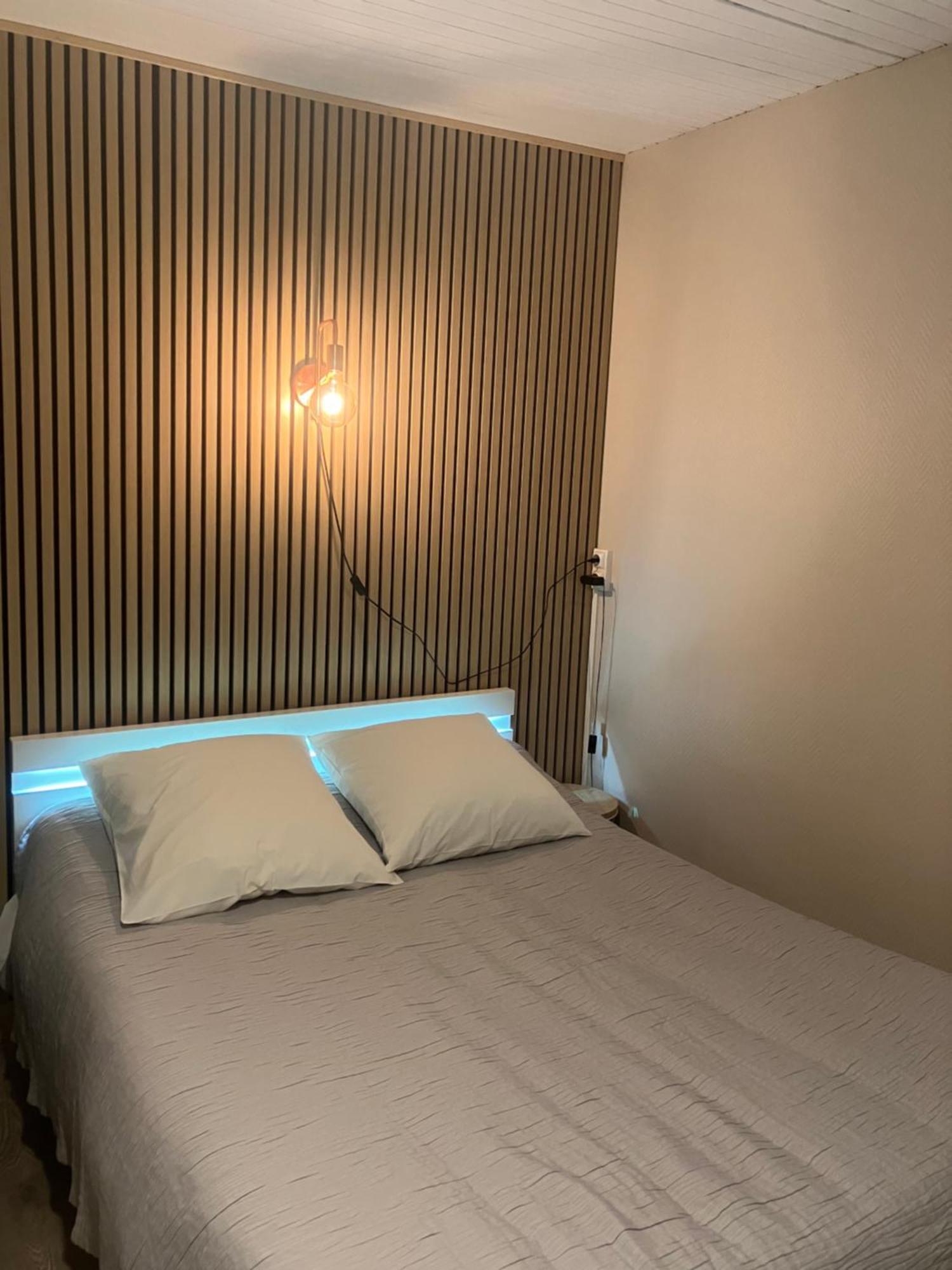 Hotel Du Nord Chambres Familiales Fontaines  المظهر الخارجي الصورة