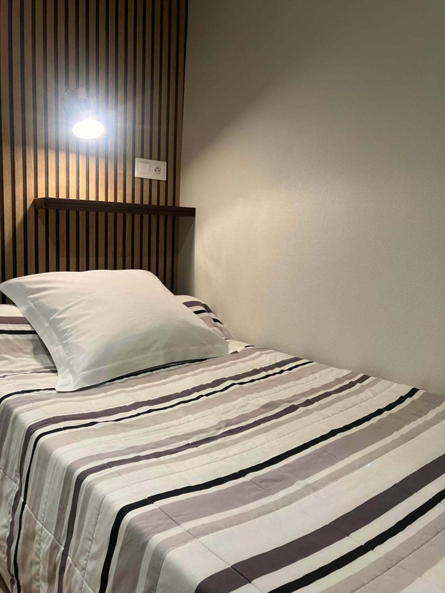 Hotel Du Nord Chambres Familiales Fontaines  المظهر الخارجي الصورة