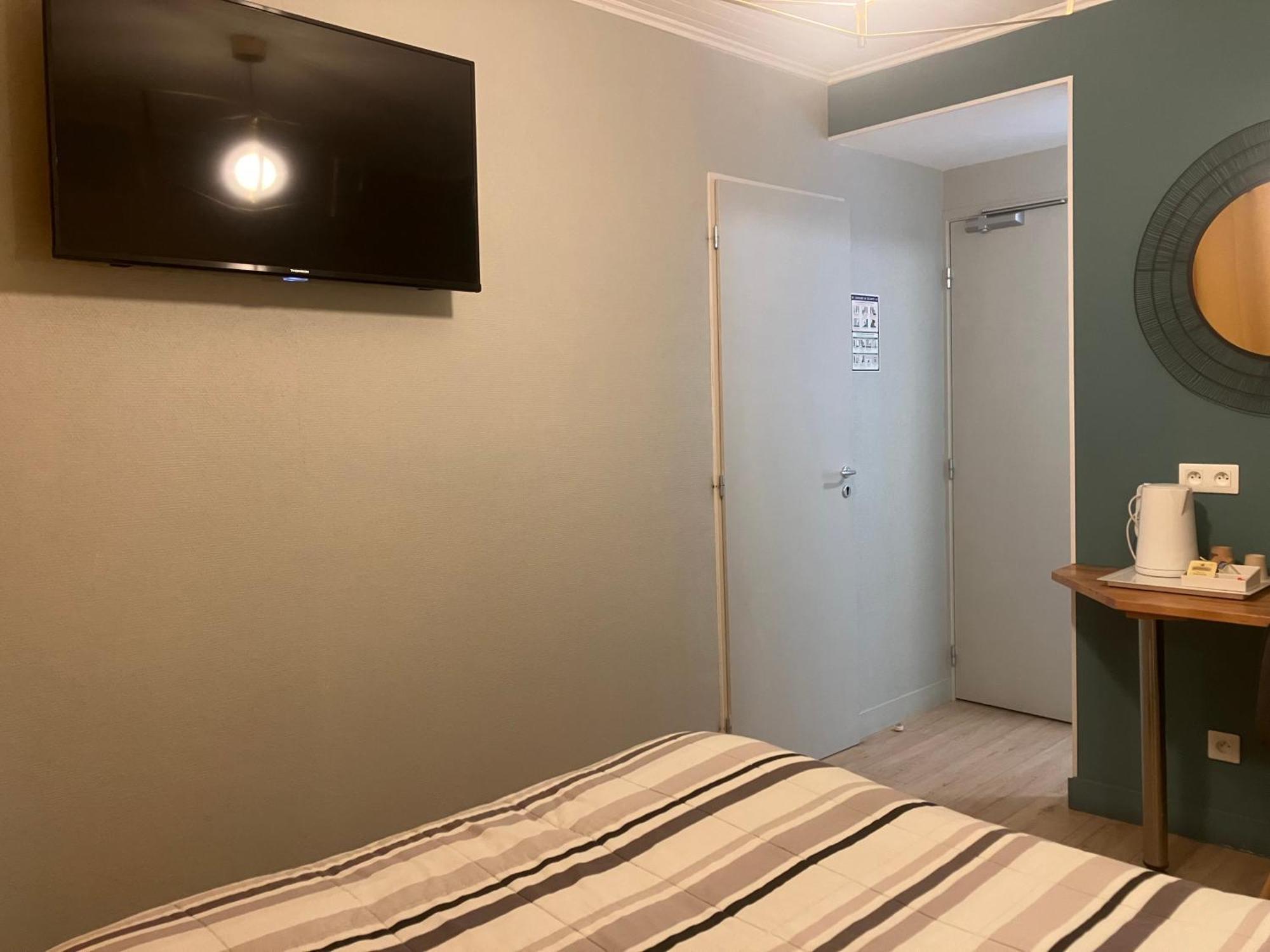 Hotel Du Nord Chambres Familiales Fontaines  المظهر الخارجي الصورة