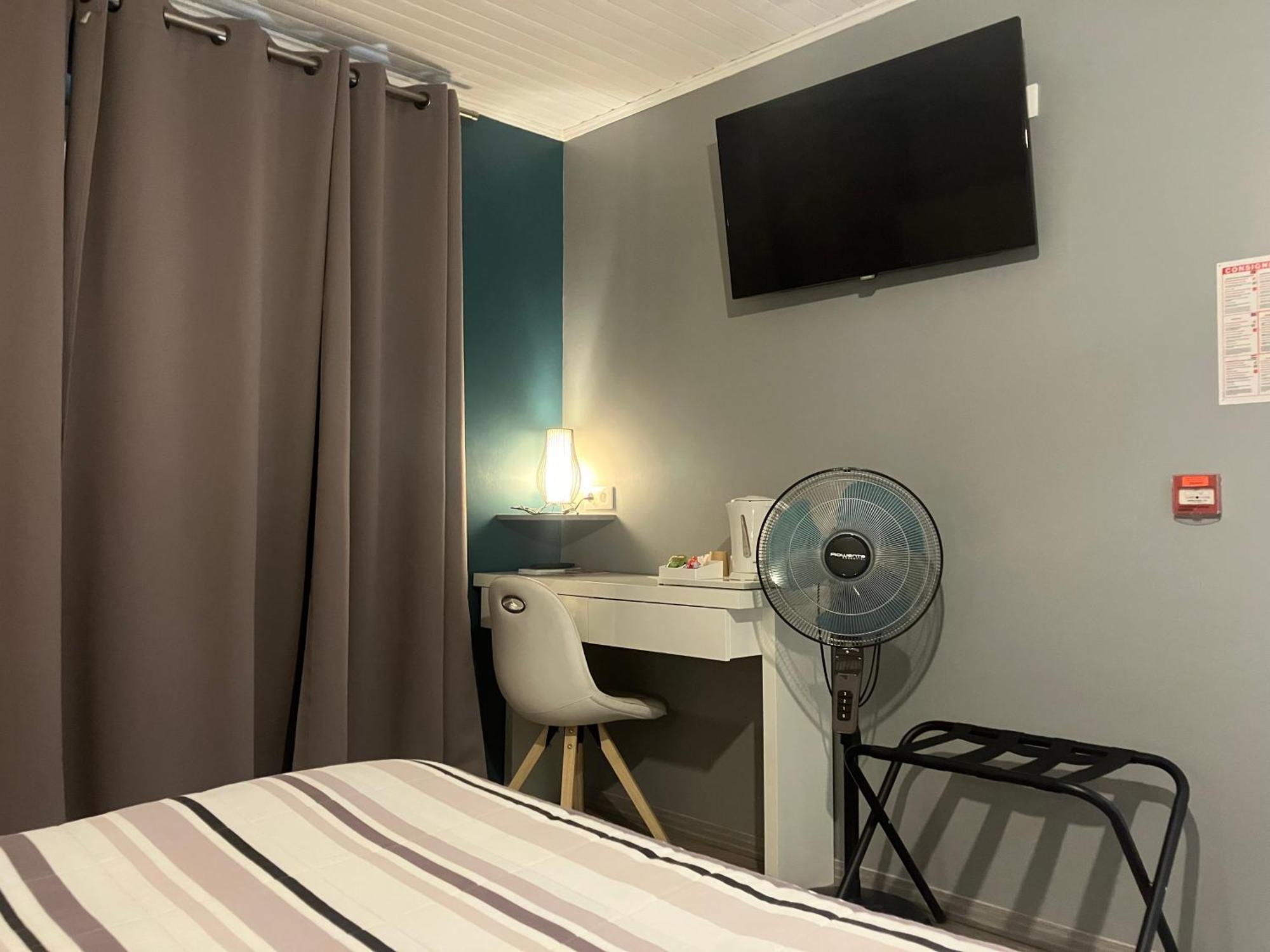 Hotel Du Nord Chambres Familiales Fontaines  المظهر الخارجي الصورة