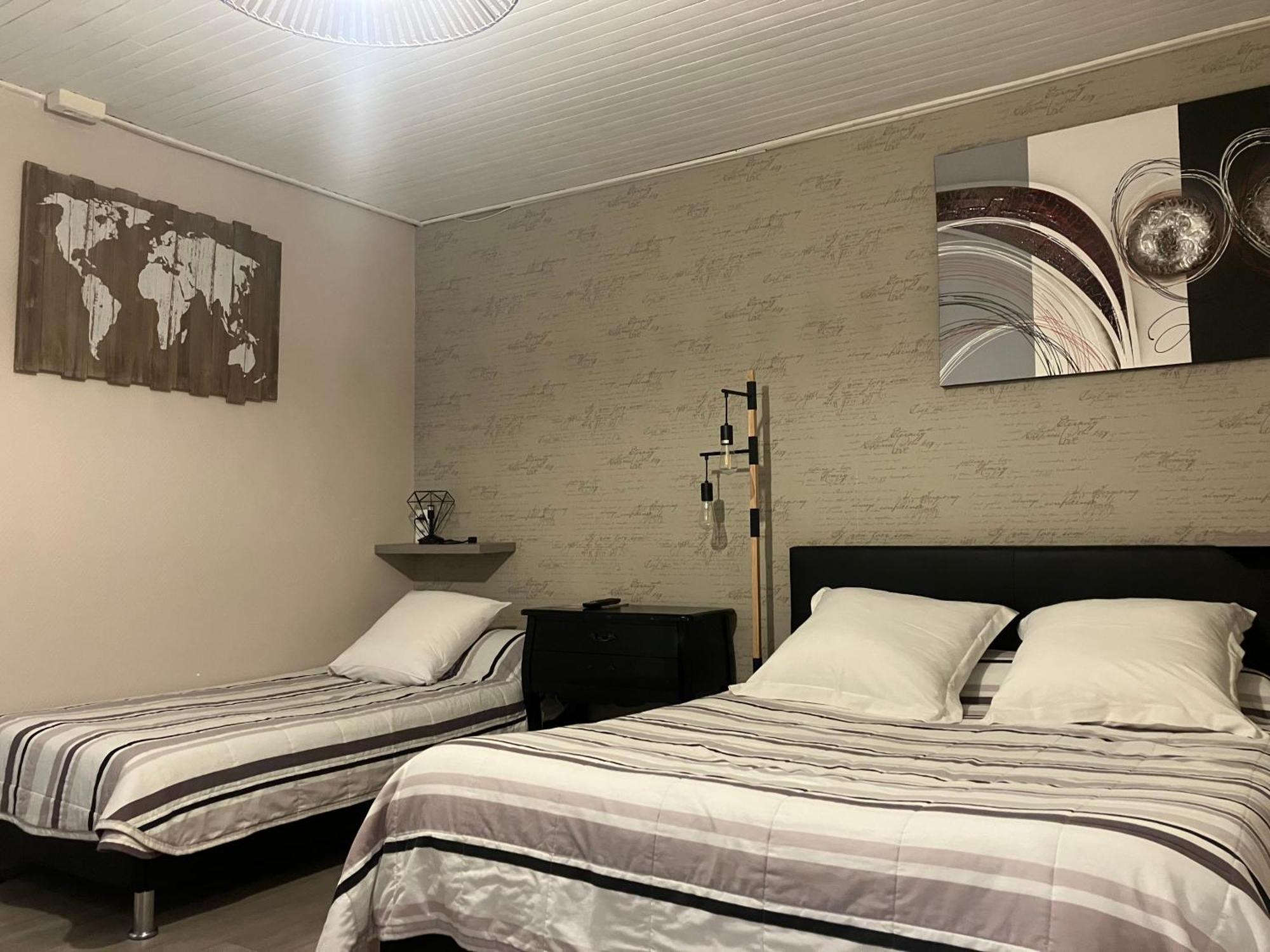 Hotel Du Nord Chambres Familiales Fontaines  المظهر الخارجي الصورة