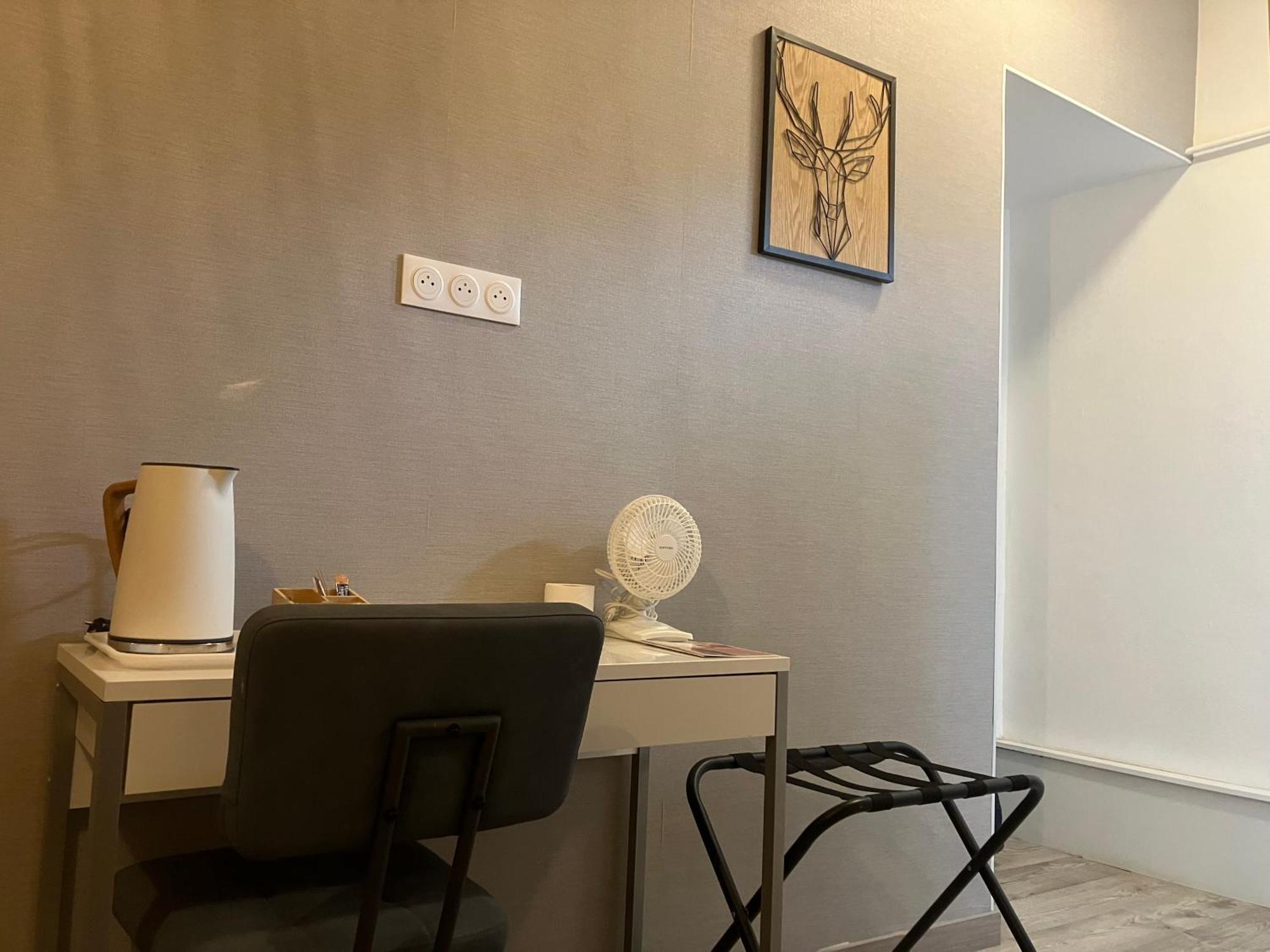 Hotel Du Nord Chambres Familiales Fontaines  المظهر الخارجي الصورة