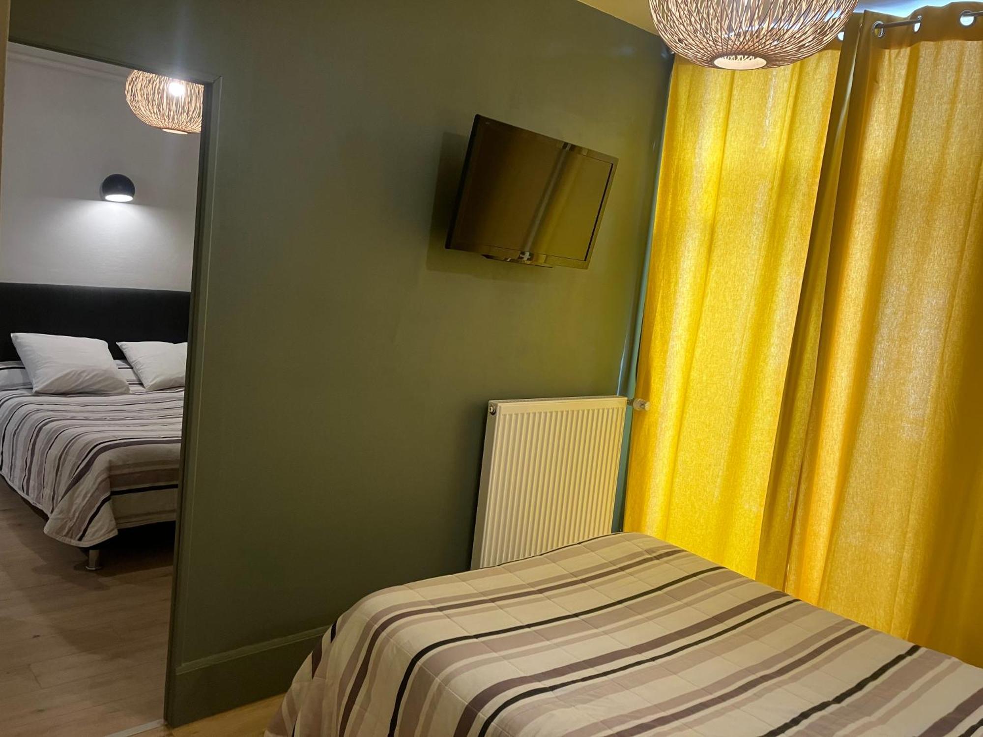 Hotel Du Nord Chambres Familiales Fontaines  المظهر الخارجي الصورة