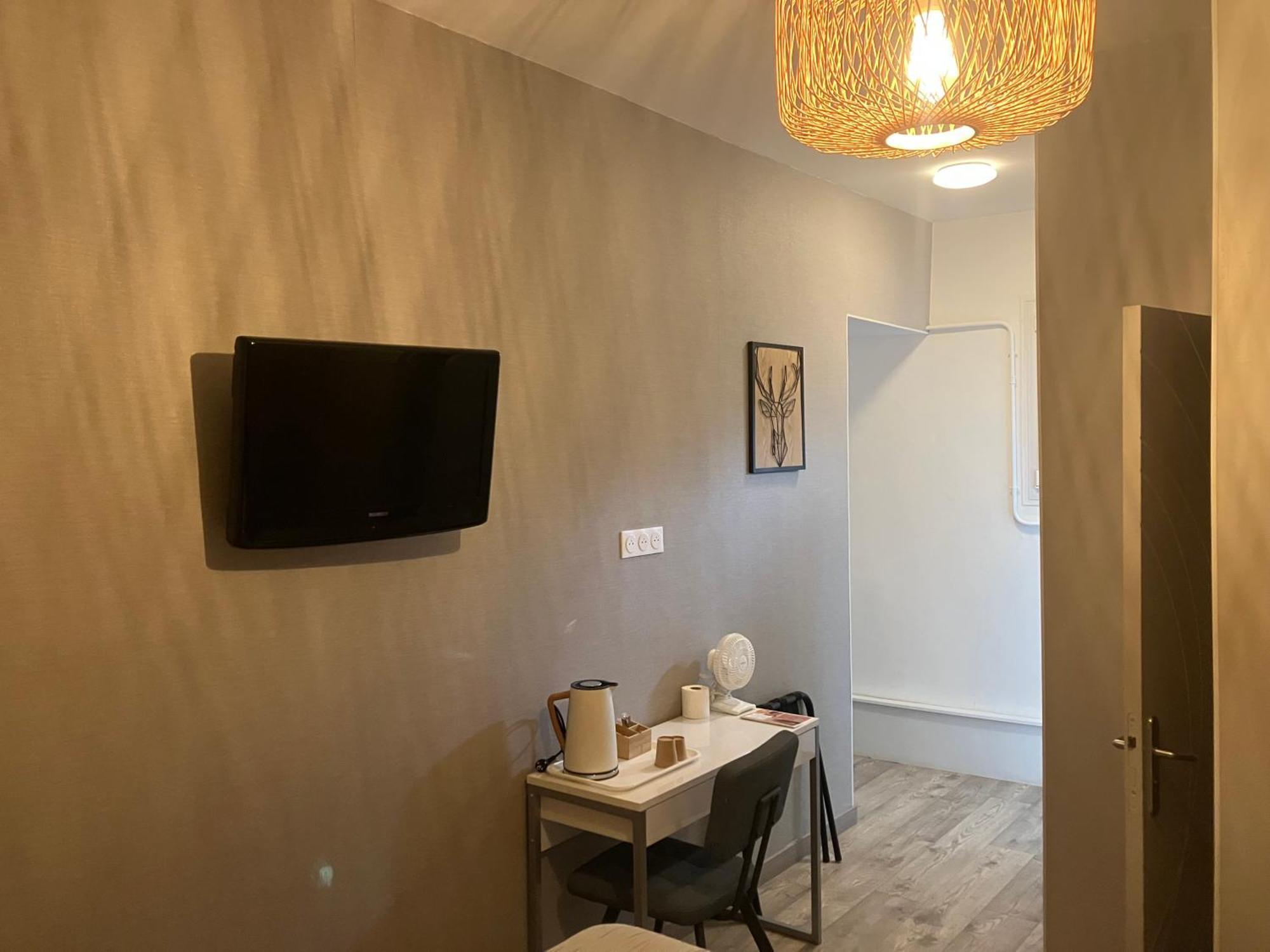 Hotel Du Nord Chambres Familiales Fontaines  المظهر الخارجي الصورة
